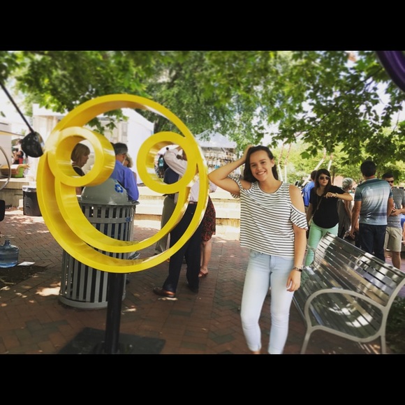 Meet your Posher, Katelyn - Picture 8 of 8